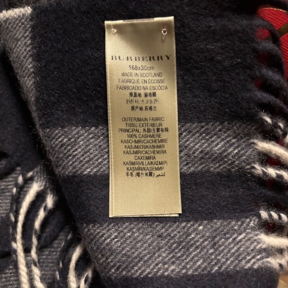 Burberry Cashmere Scarf in Check - Navy - Picture 4 of 4
